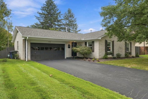 2224 MARKHAM CT, LEXINGTON, KY 40504 - Image b50b850ea3d7c4e1f90a8bc7080e8b69/2429499440