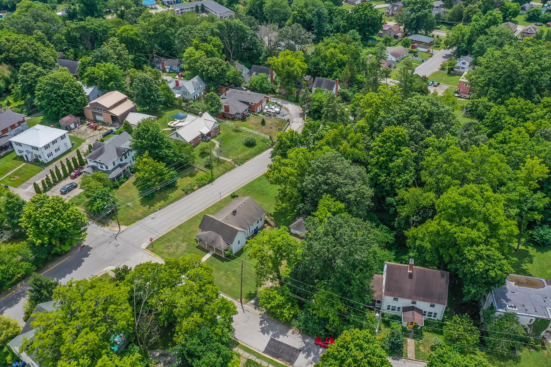 Berea, Kentucky 40403, United States, 4 Bedrooms Bedrooms, ,2 BathroomsBathrooms,Residential,Active,172686