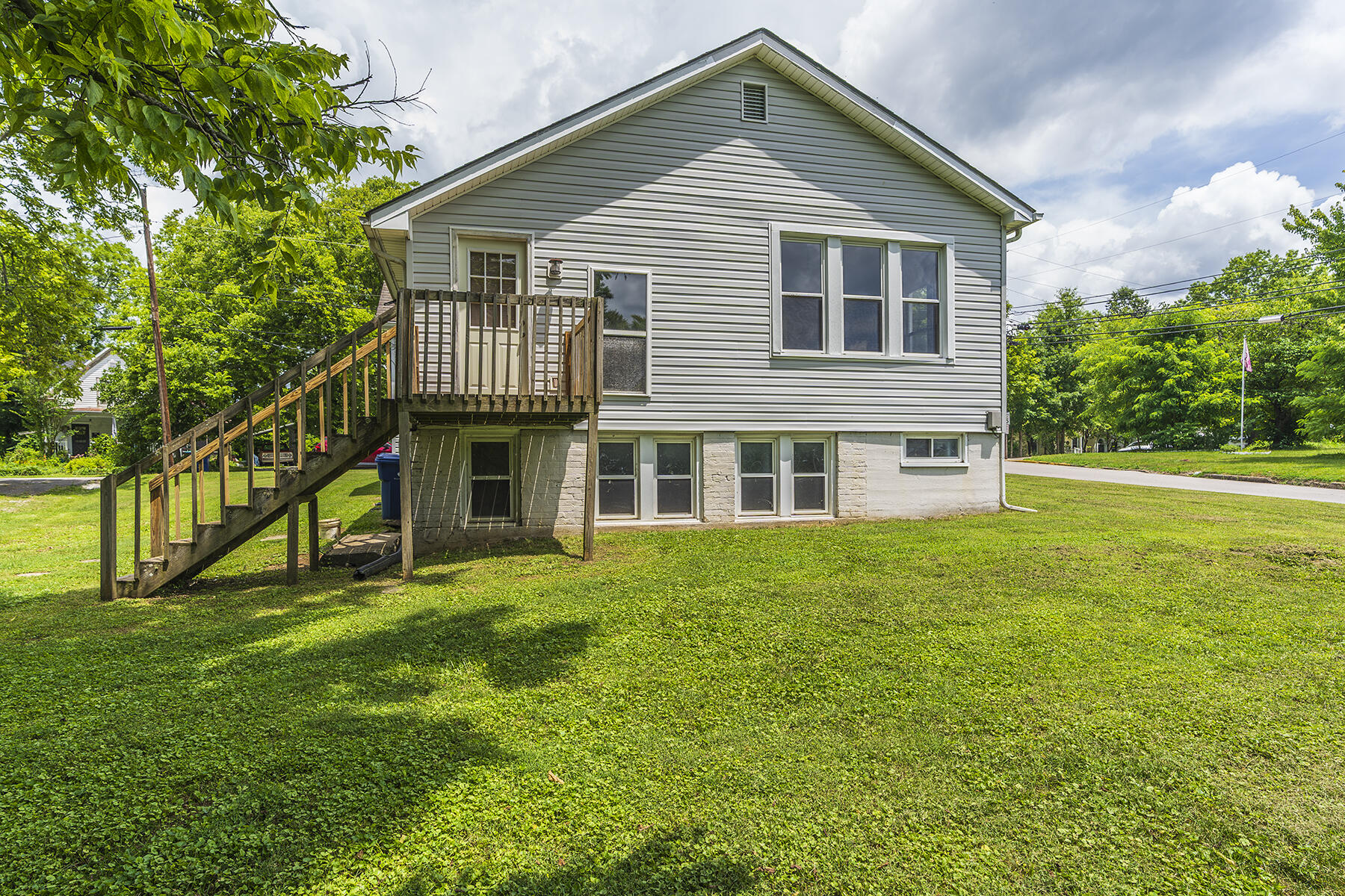 Berea, Kentucky 40403, United States, 4 Bedrooms Bedrooms, ,2 BathroomsBathrooms,Residential,Active,172686