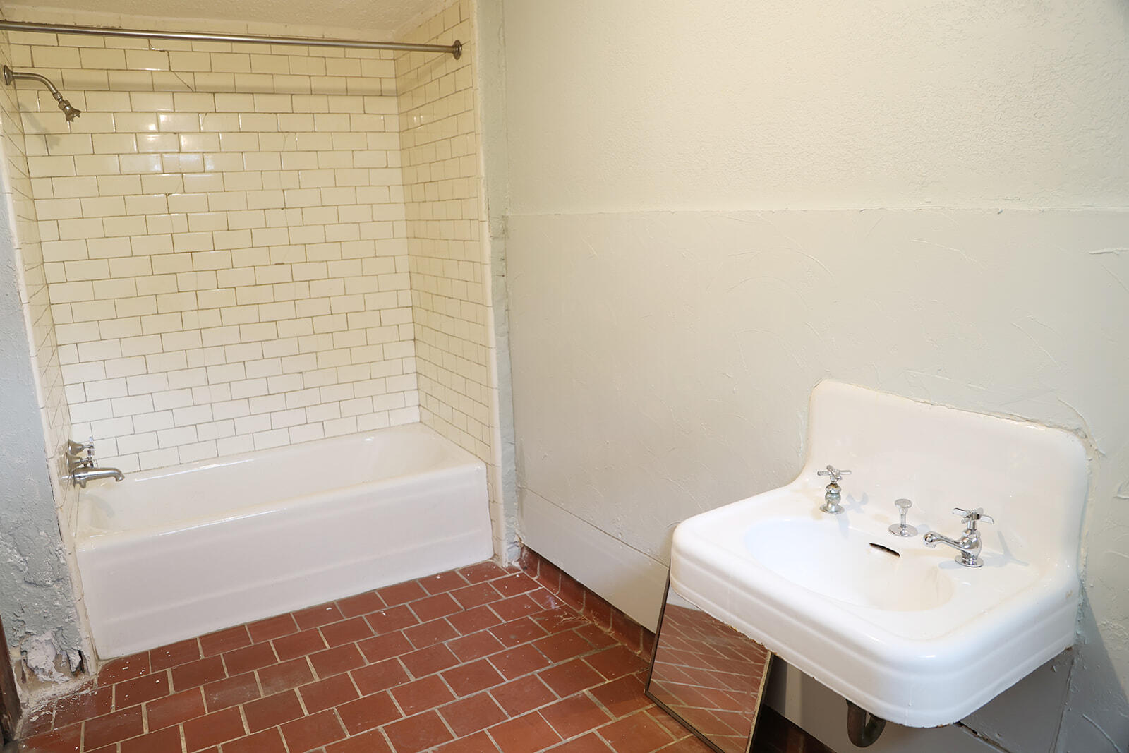 Berea, Kentucky 40403, United States, 4 Bedrooms Bedrooms, ,2 BathroomsBathrooms,Residential,Active,172686