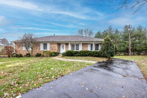 Photo of 145 Woodmont Drive, Paris, KY 40361 (MLS # 25506608)