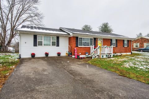 Photo of 315 S Winn Avenue, Irvine, KY 40336 (MLS # 25506964)