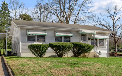 Photo of 442 Gano Street, Paris, KY 40361 (MLS # 25506266)