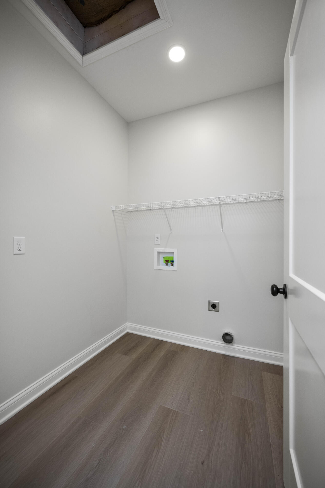 Richmond, Kentucky 40475, United States, 3 Bedrooms Bedrooms, ,3 BathroomsBathrooms,Residential,Active,159071