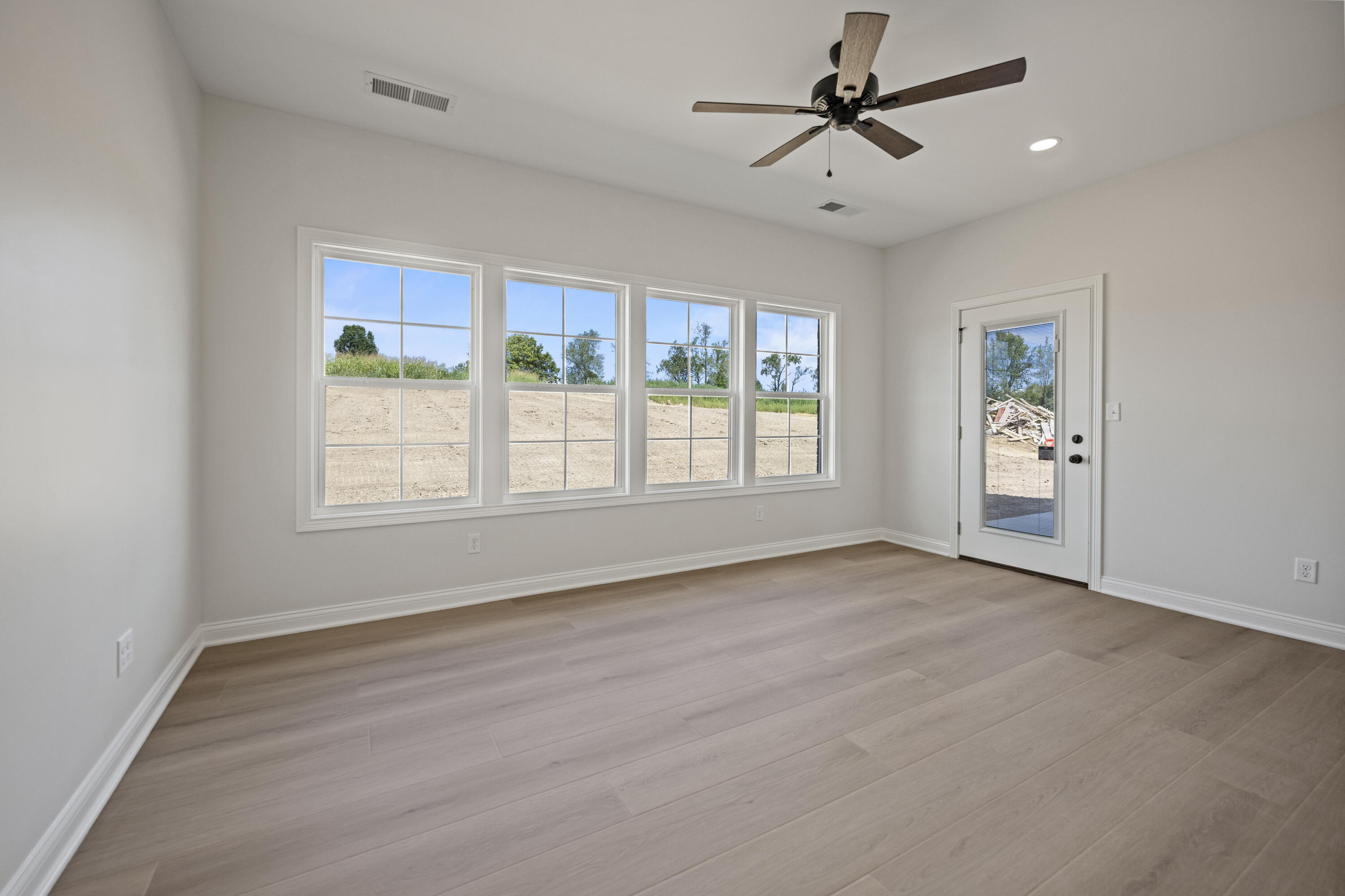 Richmond, Kentucky 40475, United States, 3 Bedrooms Bedrooms, ,3 BathroomsBathrooms,Residential,Active,159071