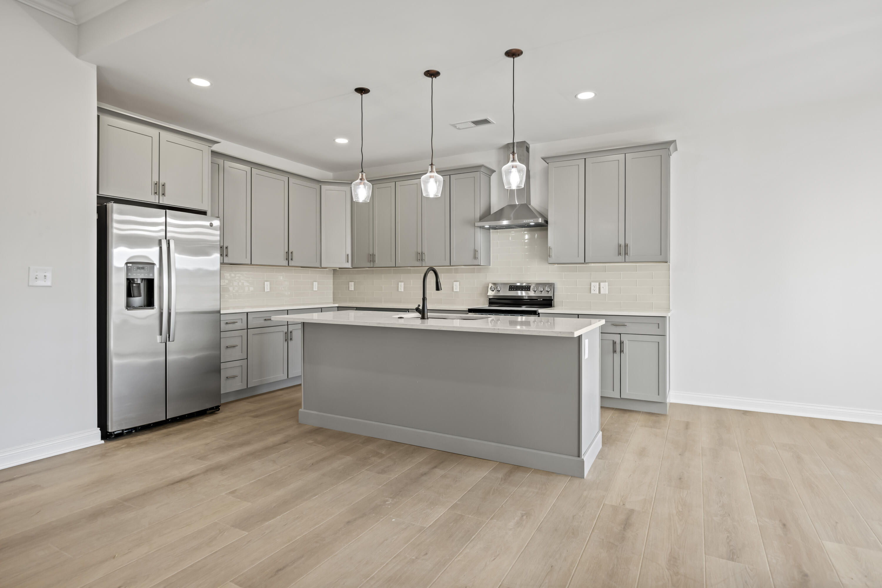 Richmond, Kentucky 40475, United States, 3 Bedrooms Bedrooms, ,3 BathroomsBathrooms,Residential,Active,159071