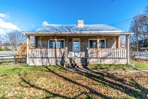 Photo of 4481 Athens Boonesboro Road, Lexington, KY 40509 (MLS # 25507313)