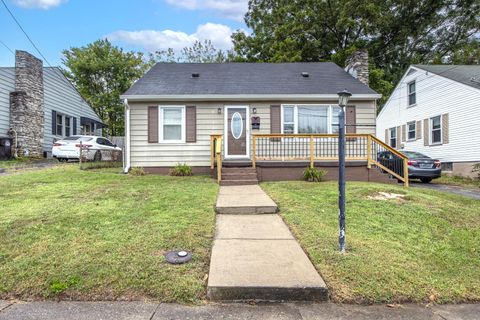 Photo of 305 Creekview Drive, Paris, KY 40361 (MLS # 25502056)