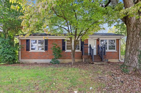 Photo of 1901 Greenleaf Drive, Lexington, KY 40505 (MLS # 25505289)