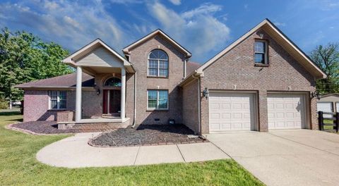 Photo of 236 Autumn Court, Berea, KY 40403 (MLS # 25507045)