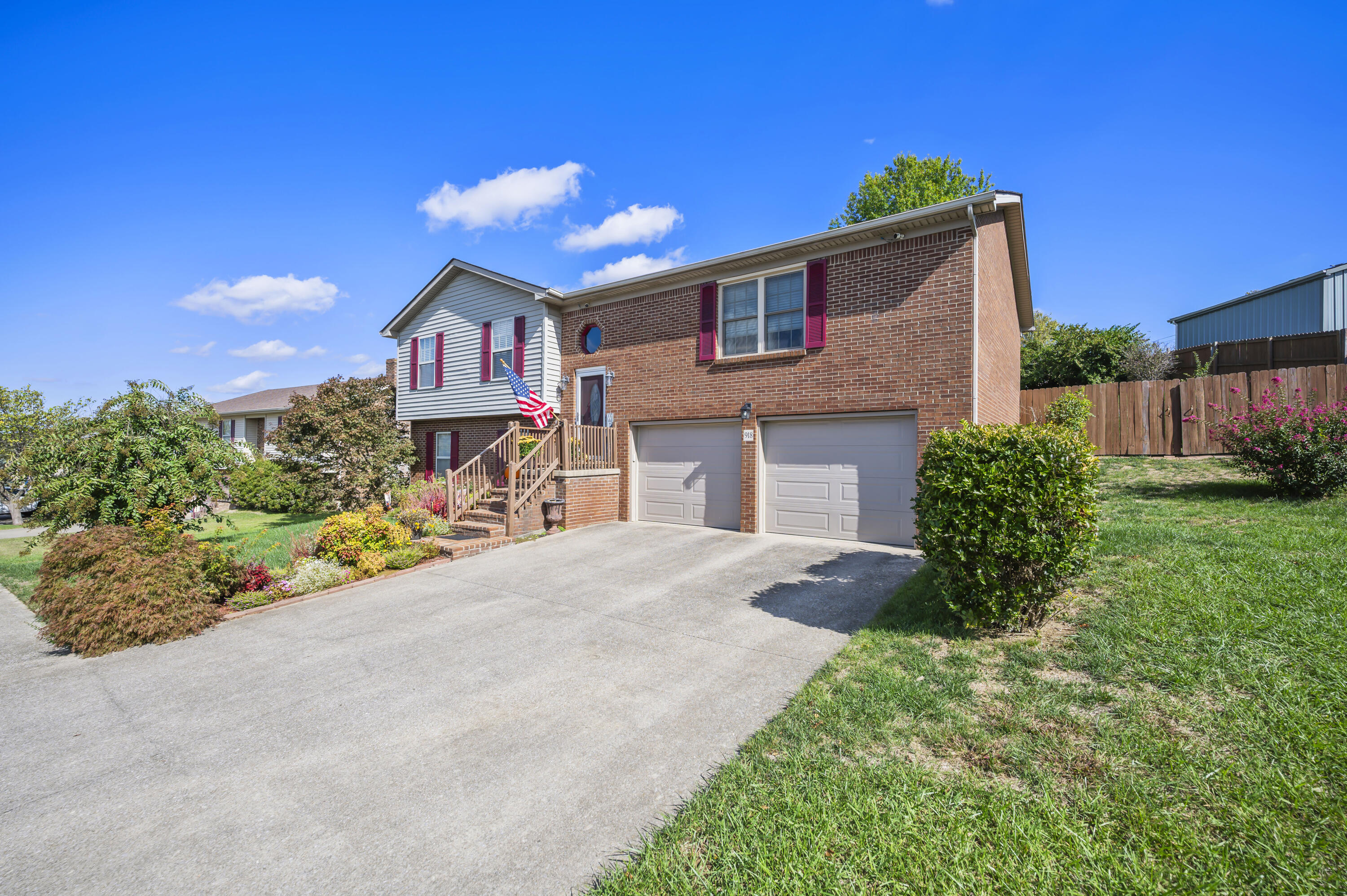 Richmond, Kentucky 40475, United States, 4 Bedrooms Bedrooms, ,2 BathroomsBathrooms,Residential,Active,231905