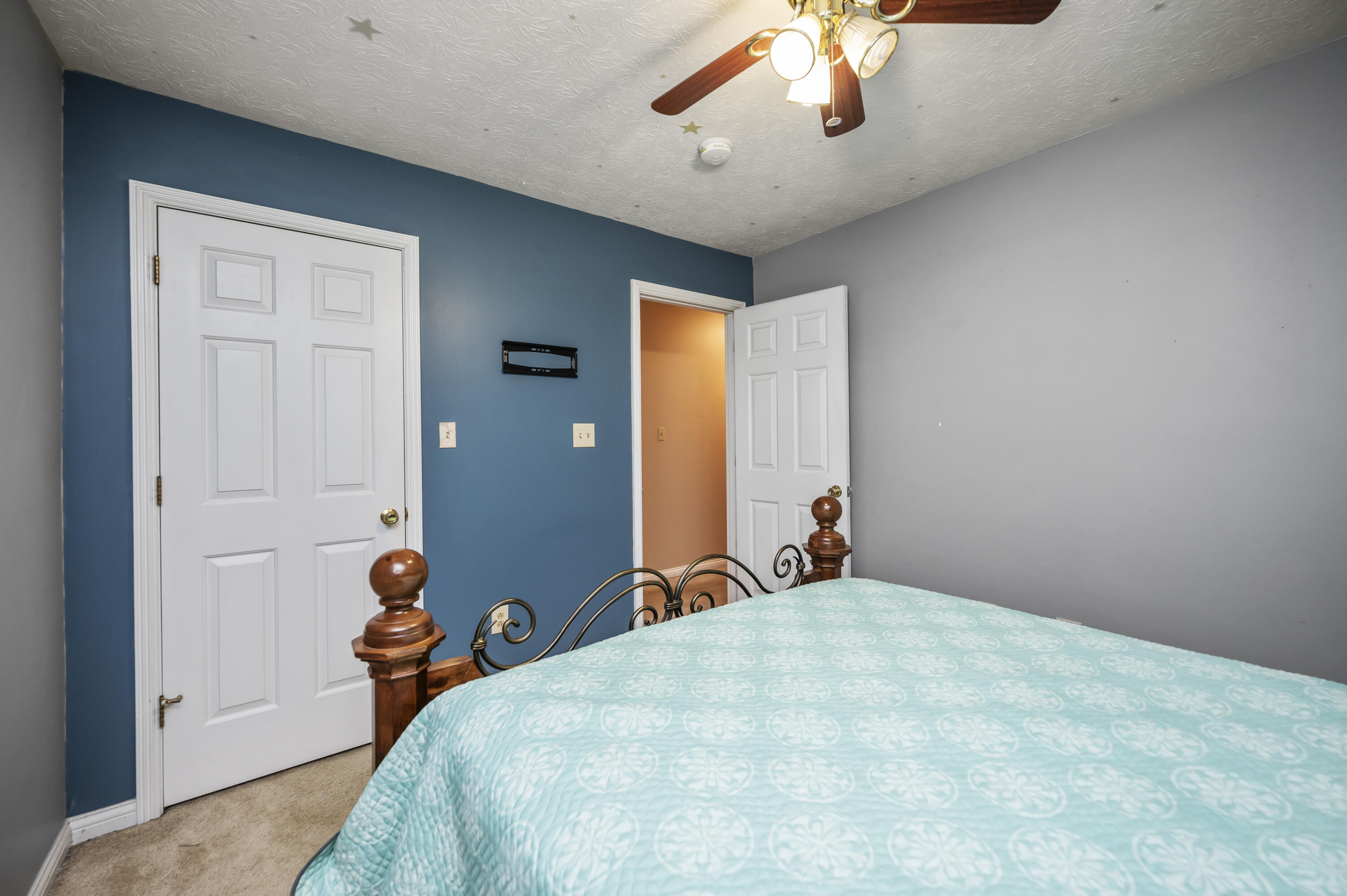 Richmond, Kentucky 40475, United States, 4 Bedrooms Bedrooms, ,2 BathroomsBathrooms,Residential,Active,231905