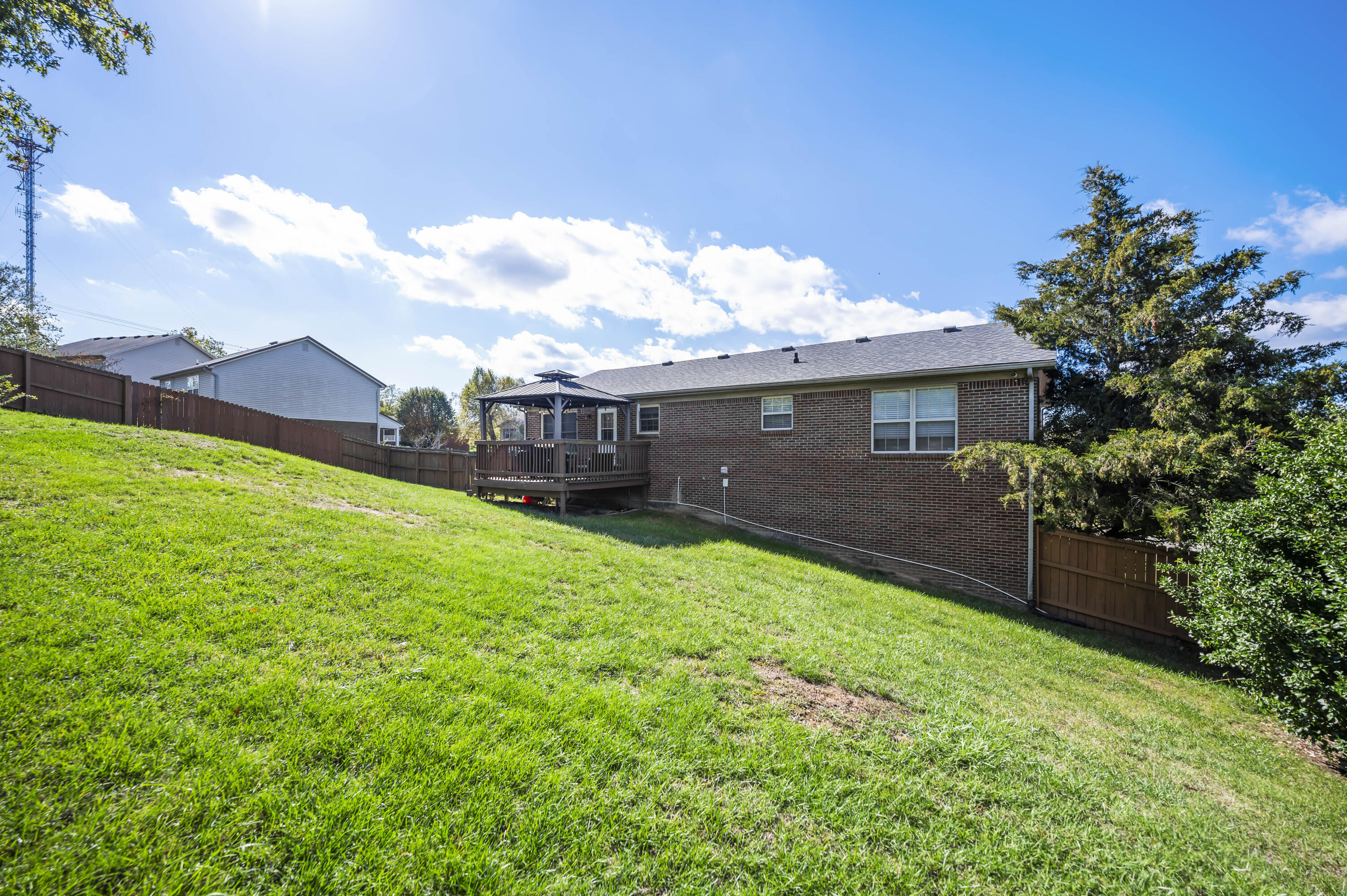 Richmond, Kentucky 40475, United States, 4 Bedrooms Bedrooms, ,2 BathroomsBathrooms,Residential,Active,231905