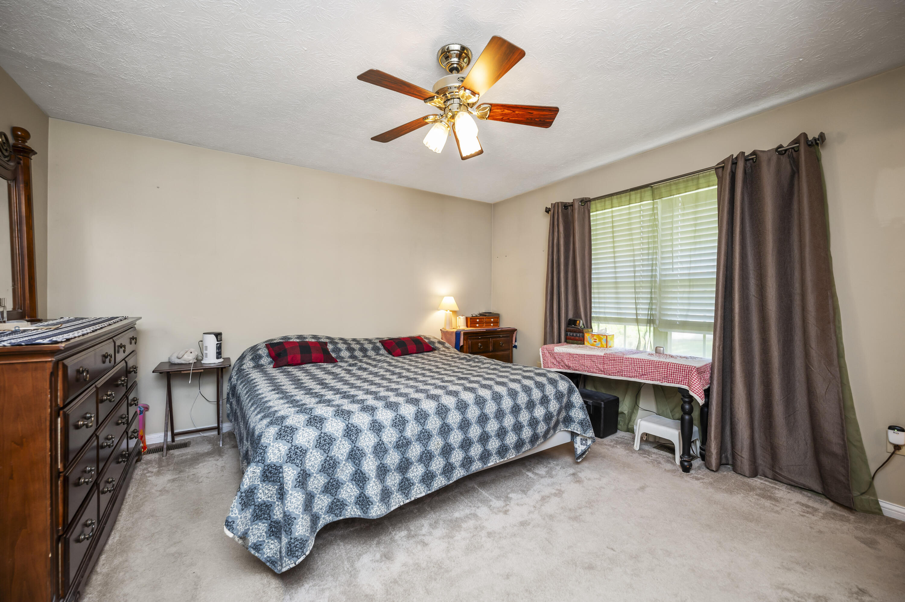 Richmond, Kentucky 40475, United States, 4 Bedrooms Bedrooms, ,2 BathroomsBathrooms,Residential,Active,231905