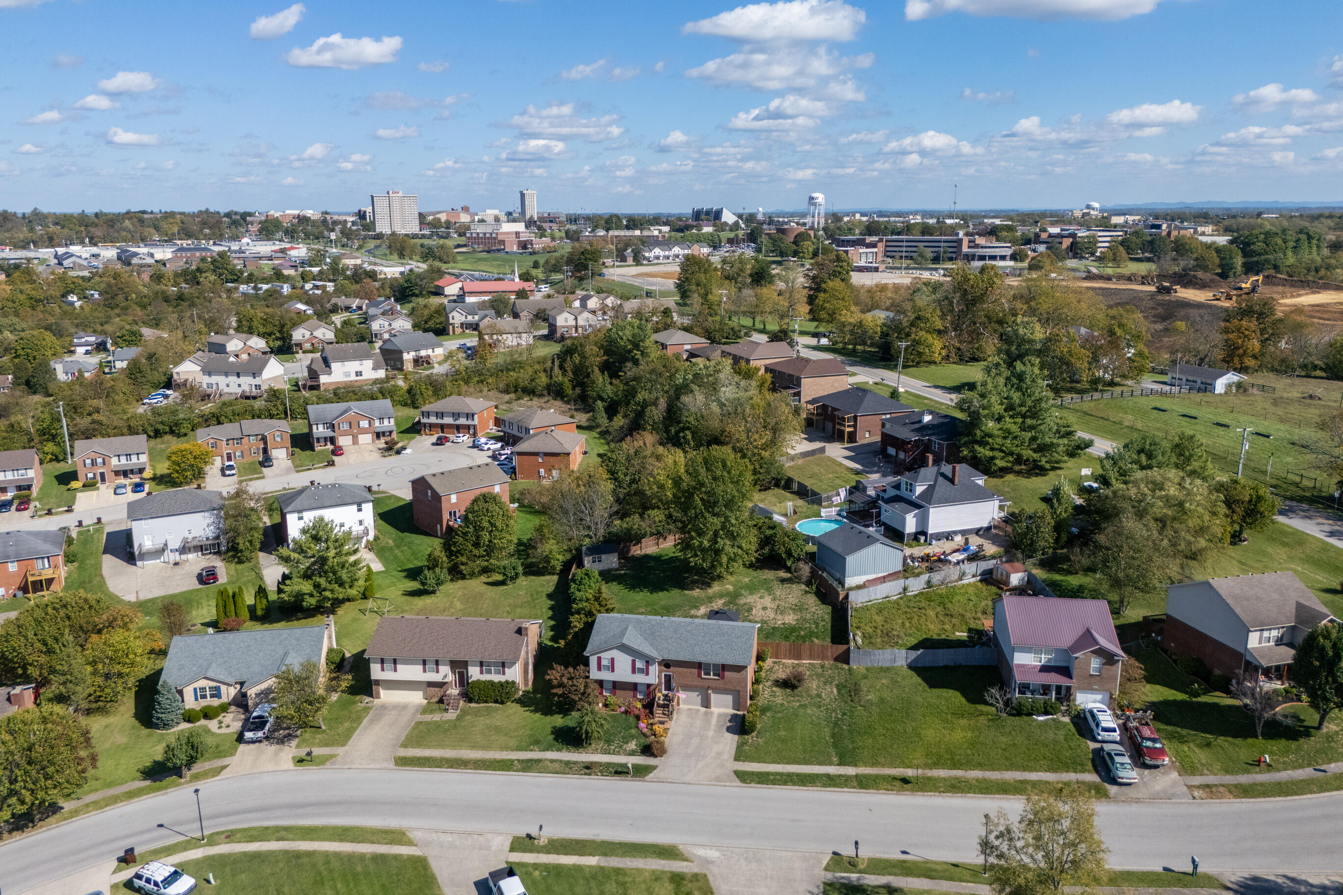 Richmond, Kentucky 40475, United States, 4 Bedrooms Bedrooms, ,2 BathroomsBathrooms,Residential,Active,231905