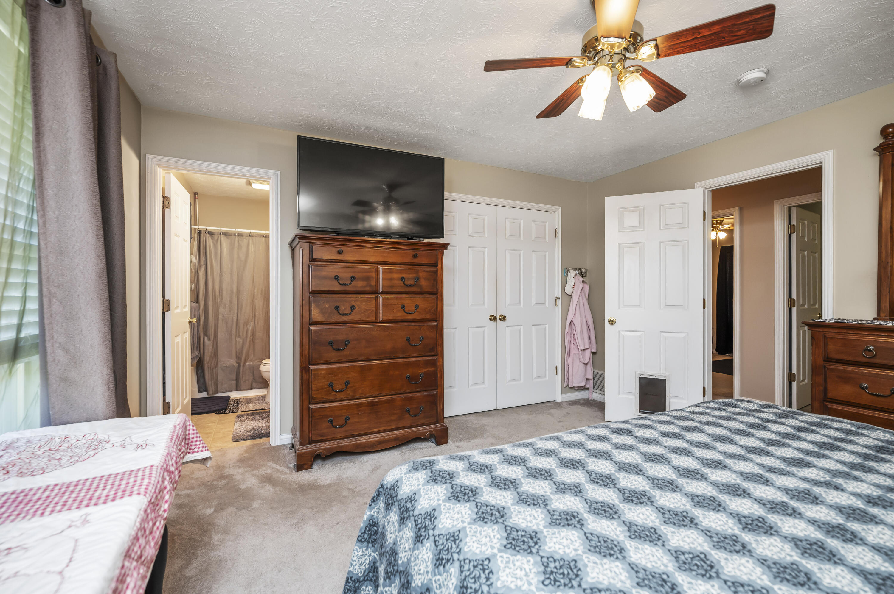 Richmond, Kentucky 40475, United States, 4 Bedrooms Bedrooms, ,2 BathroomsBathrooms,Residential,Active,231905