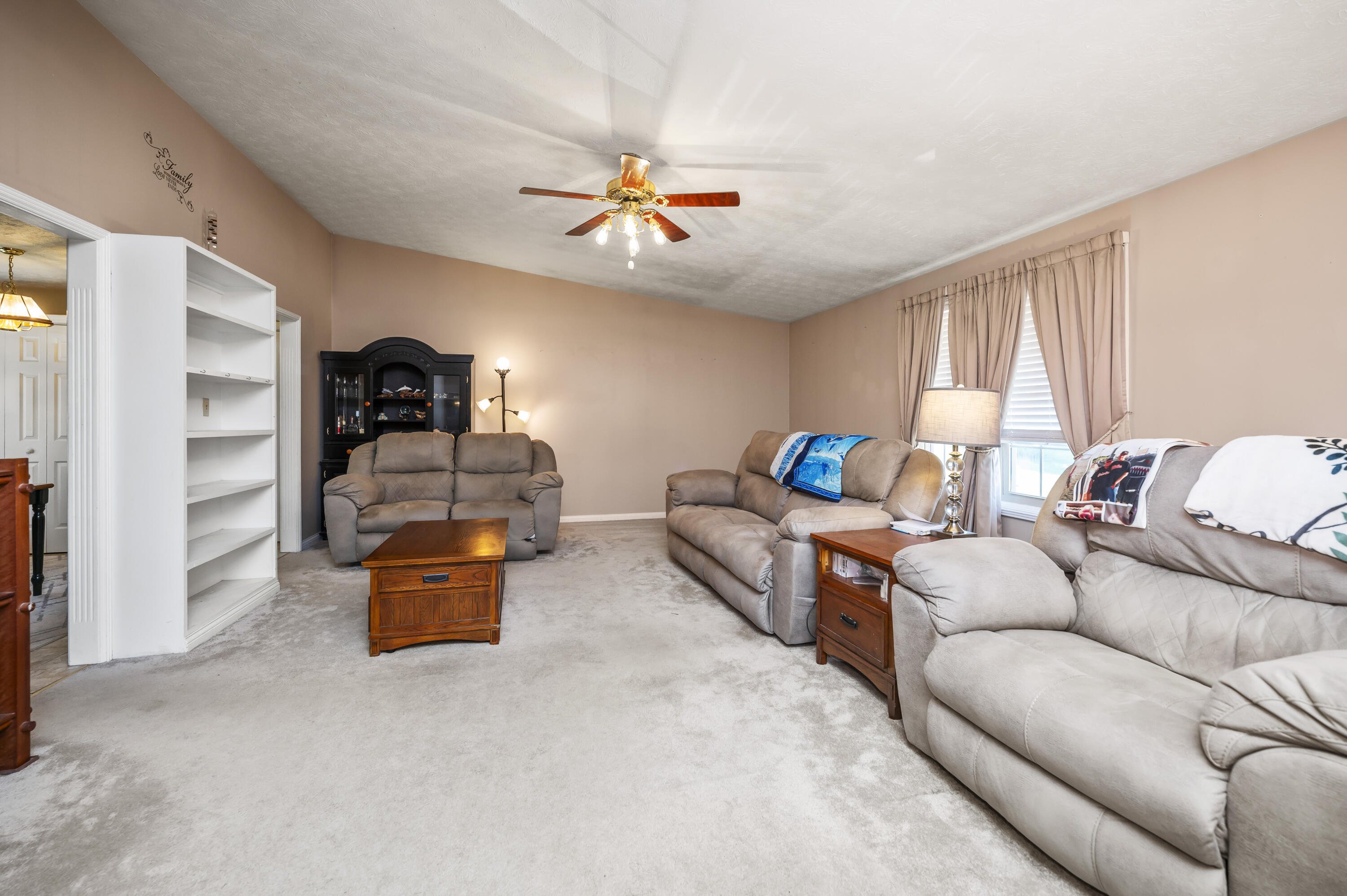 Richmond, Kentucky 40475, United States, 4 Bedrooms Bedrooms, ,2 BathroomsBathrooms,Residential,Active,231905