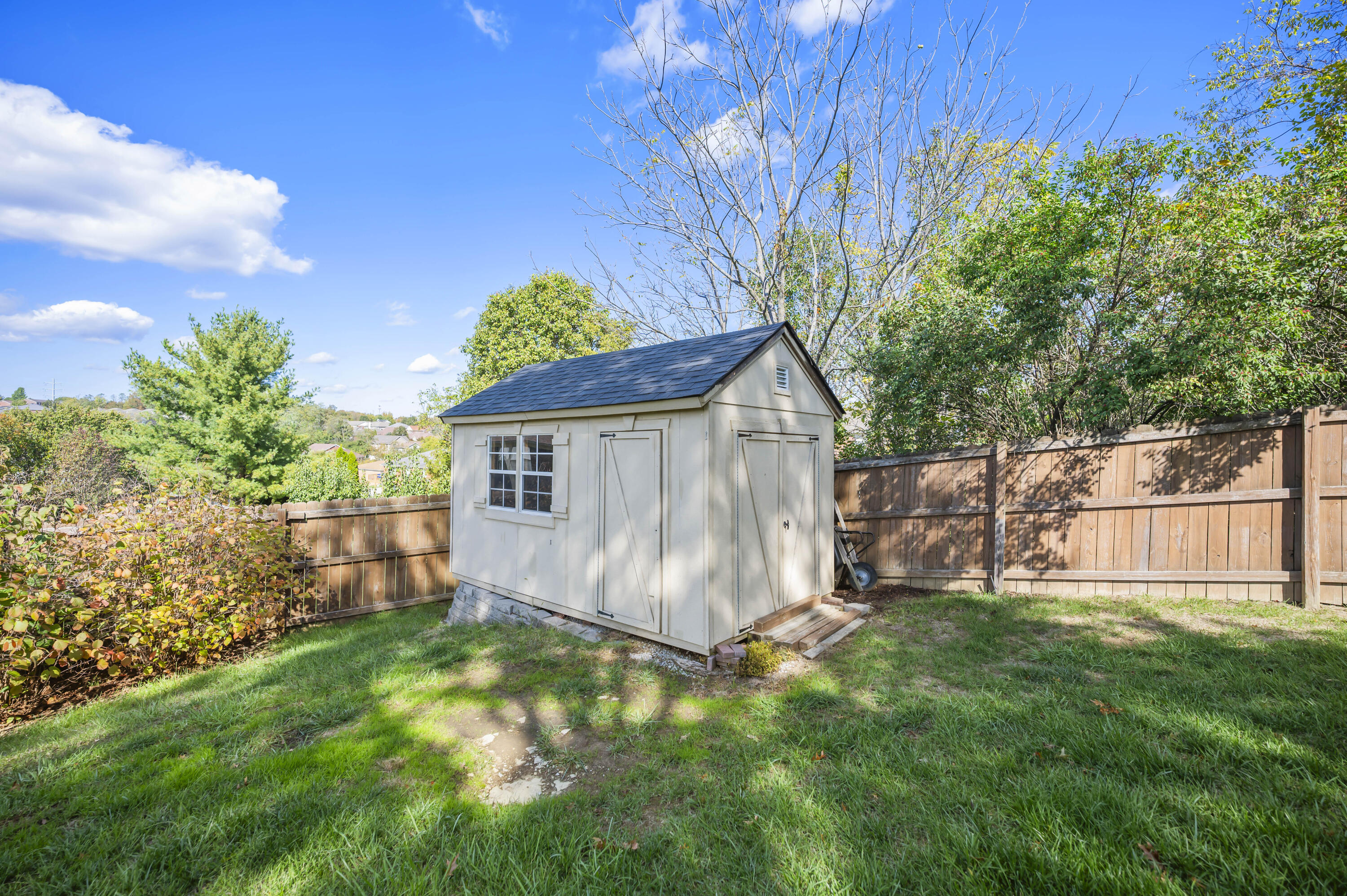 Richmond, Kentucky 40475, United States, 4 Bedrooms Bedrooms, ,2 BathroomsBathrooms,Residential,Active,231905