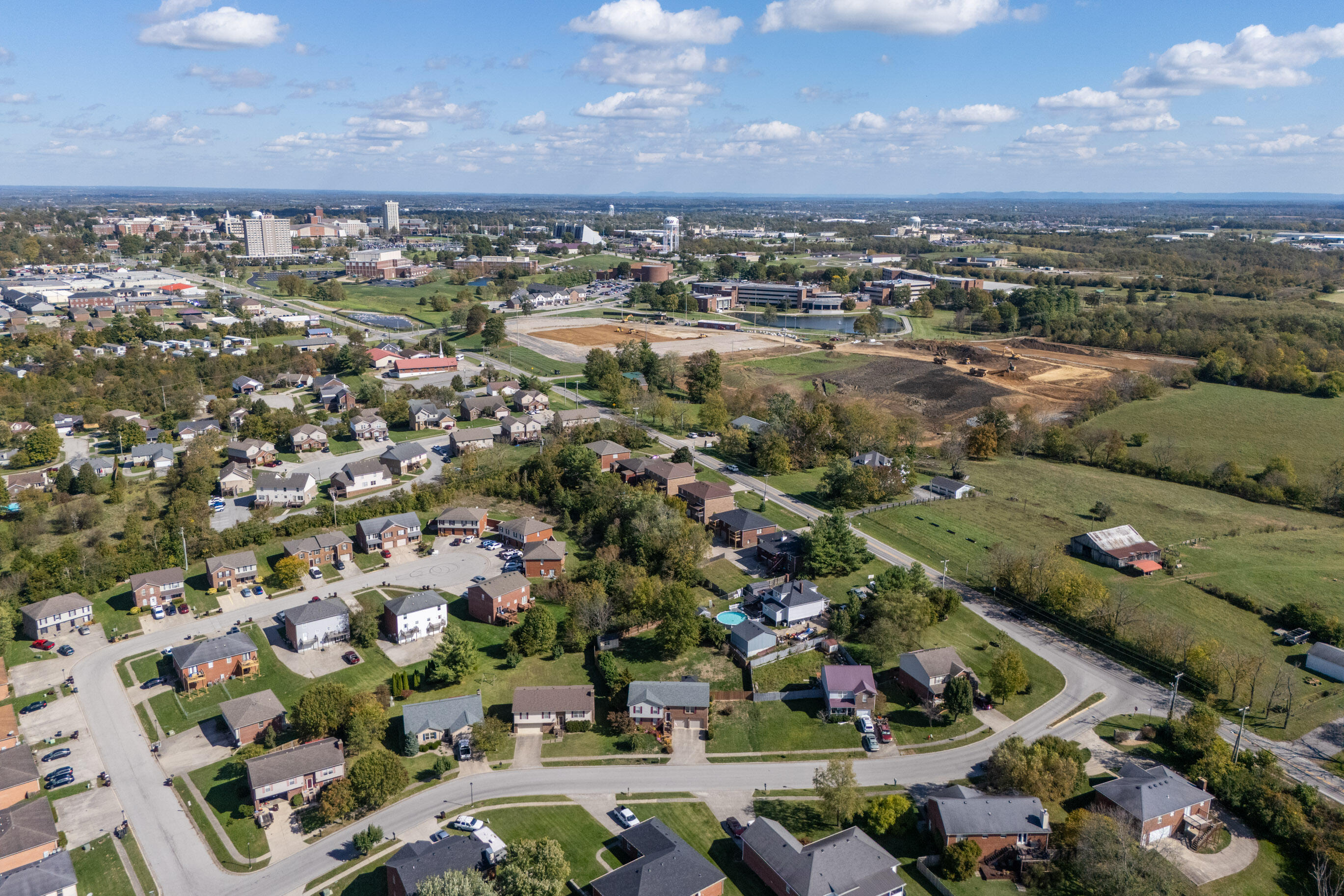 Richmond, Kentucky 40475, United States, 4 Bedrooms Bedrooms, ,2 BathroomsBathrooms,Residential,Active,231905