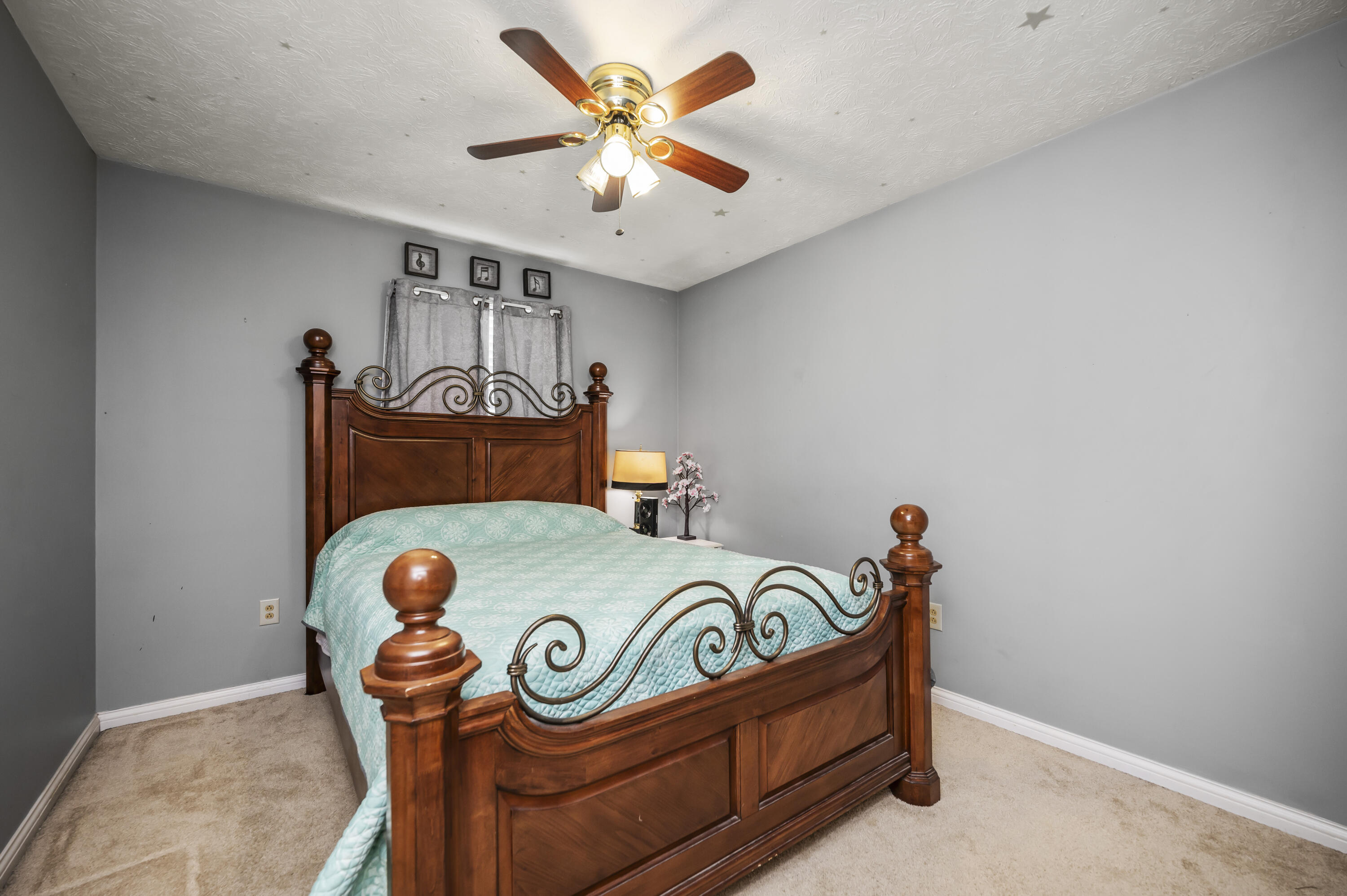 Richmond, Kentucky 40475, United States, 4 Bedrooms Bedrooms, ,2 BathroomsBathrooms,Residential,Active,231905