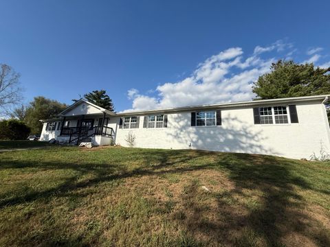 Photo of 30 Childress Drive, Somerset, KY 42503 (MLS # 25502373)