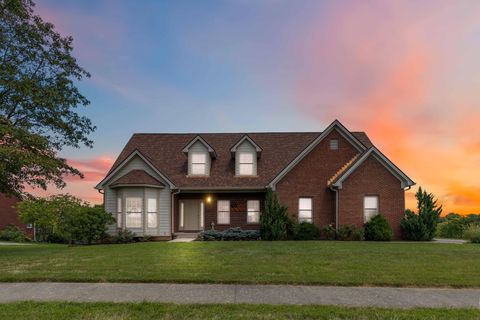 Photo of 425 Hunters Run Drive, Richmond, KY 40475 (MLS # 25016950)