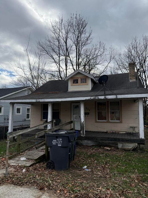 Photo of 934 Dayton Avenue, Lexington, KY 40505 (MLS # 25507030)