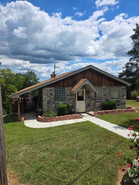 Property photo of 220 Leon Boulevard, Williamstown, KY 41097