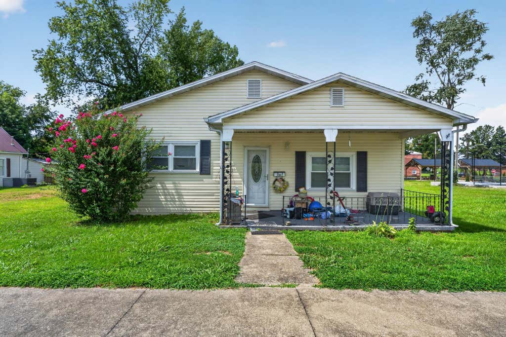 Photo of 107 Westside, Earlington, KY 42410 (MLS # 26020848)