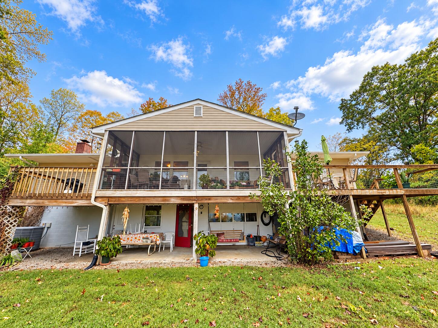 8818 Highway 761