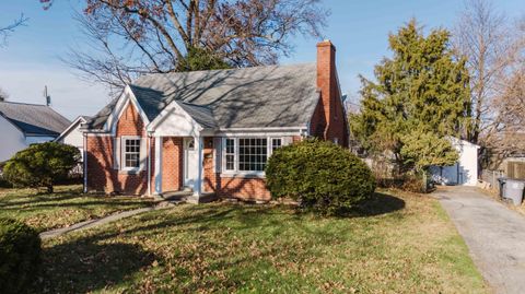 Photo of 315 Stratford Drive, Lexington, KY 40503 (MLS # 25507565)