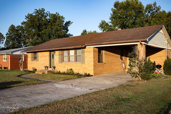 806 MASON ST, MAYFIELD, KY 42066 - Image bdd9bdd2bc95eff15262492428d9200a/3885358024