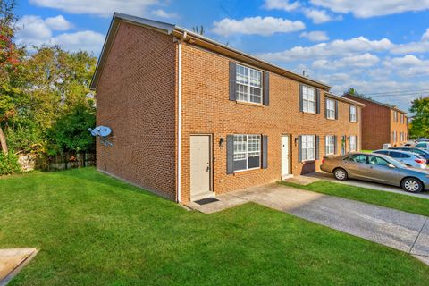 Photo of 715 Ellison Court, Lexington, KY 40505 (MLS # 25504779)