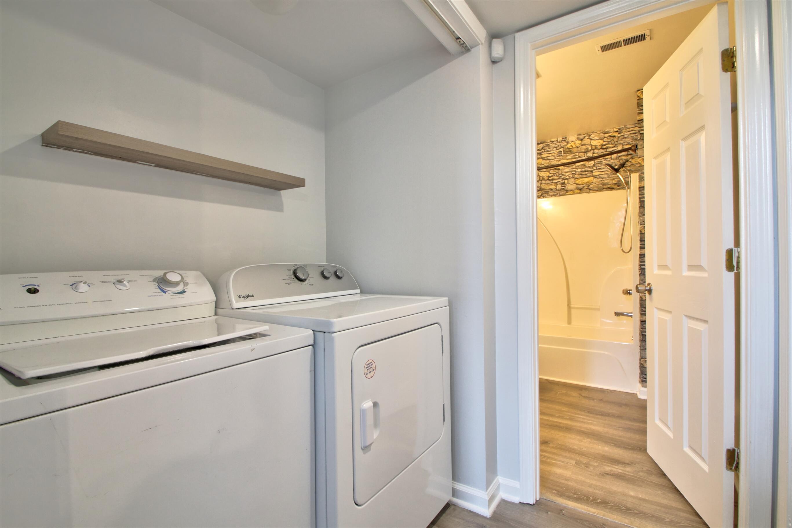 Nicholasville, Kentucky 40356, United States, 2 Bedrooms Bedrooms, ,2 BathroomsBathrooms,Residential,Contingent,128809