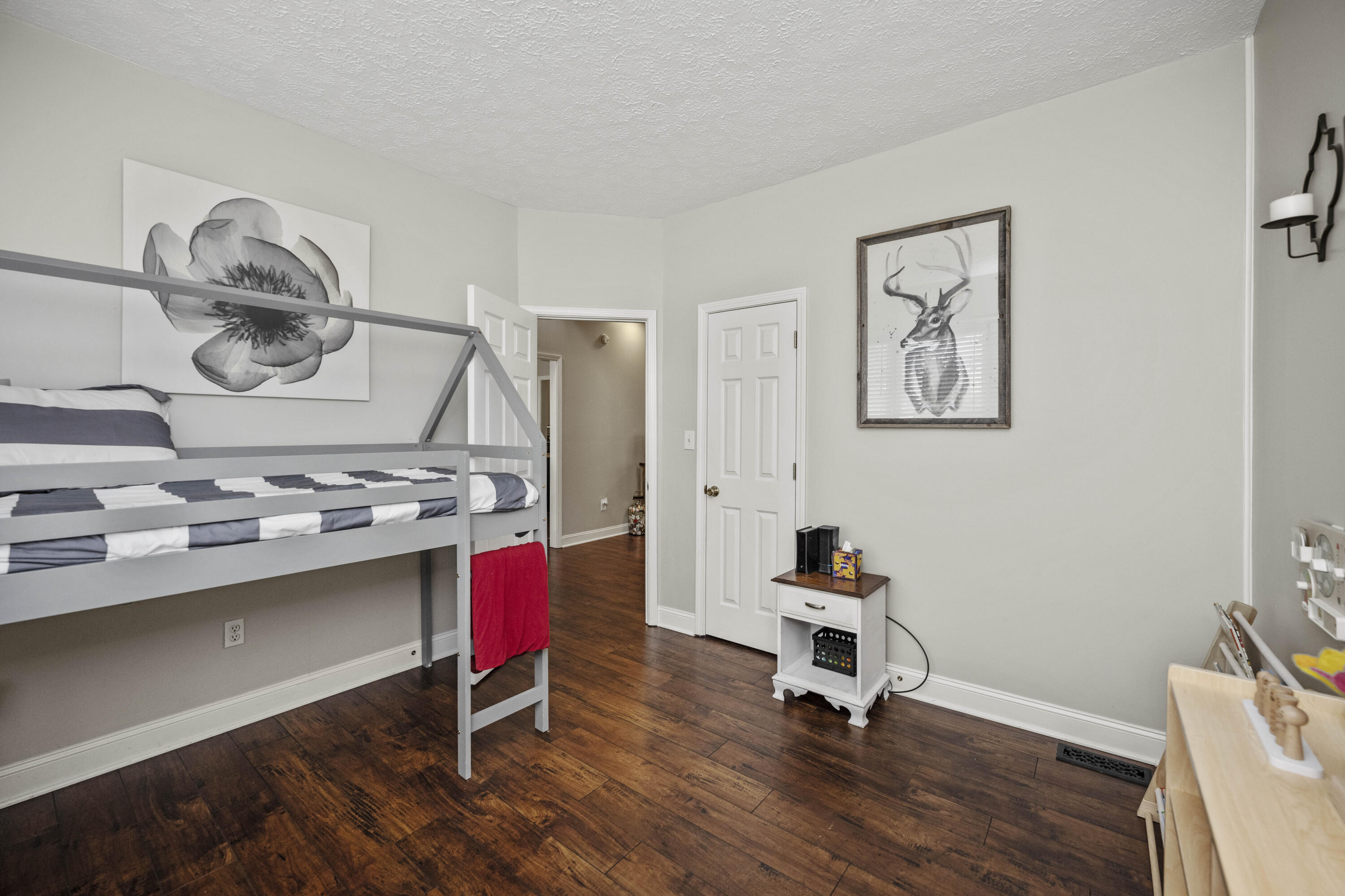 Winchester, Kentucky 40391, United States, 5 Bedrooms Bedrooms, ,3 BathroomsBathrooms,Residential,Active,95748