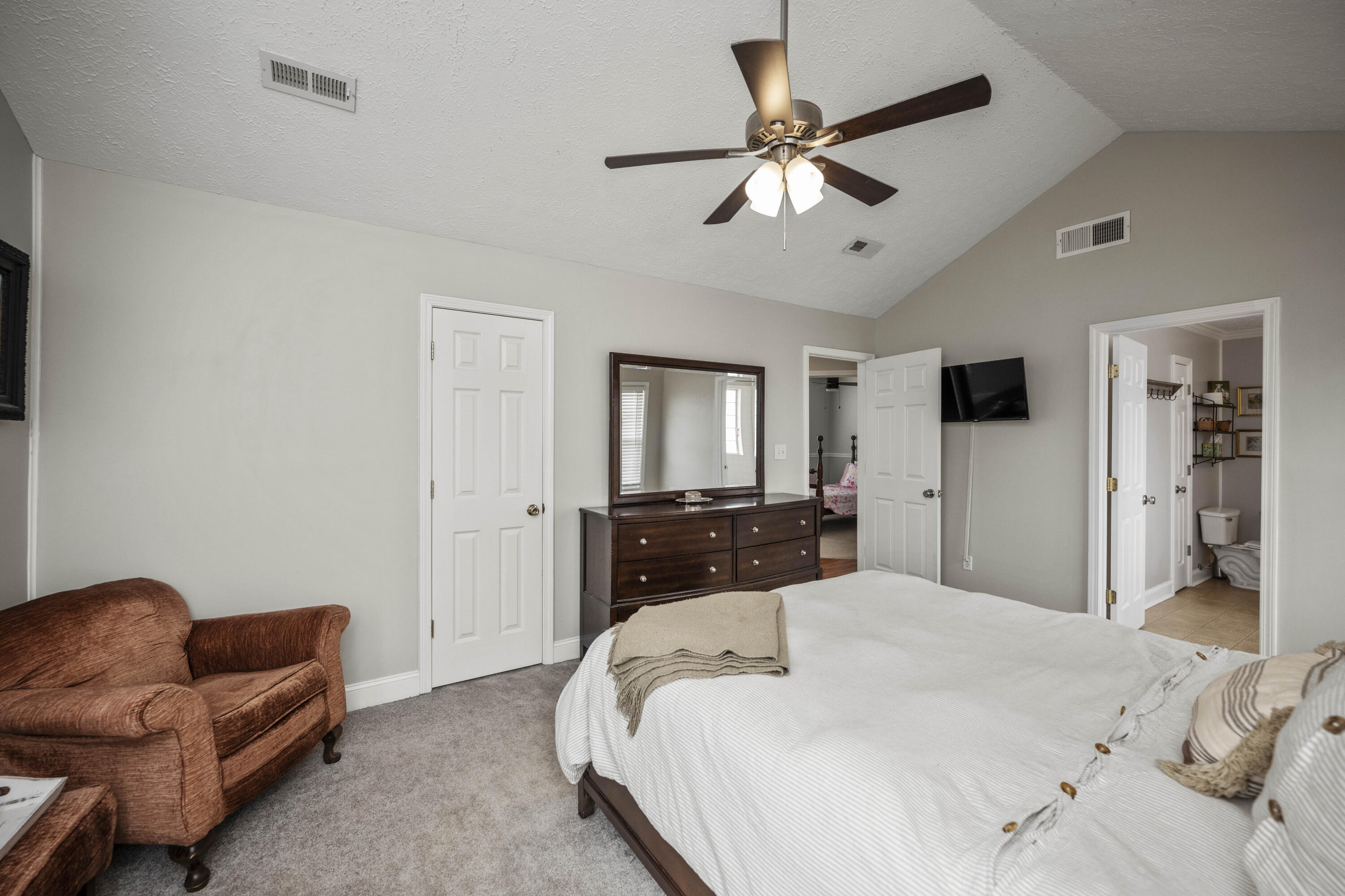 Winchester, Kentucky 40391, United States, 5 Bedrooms Bedrooms, ,3 BathroomsBathrooms,Residential,Active,95748