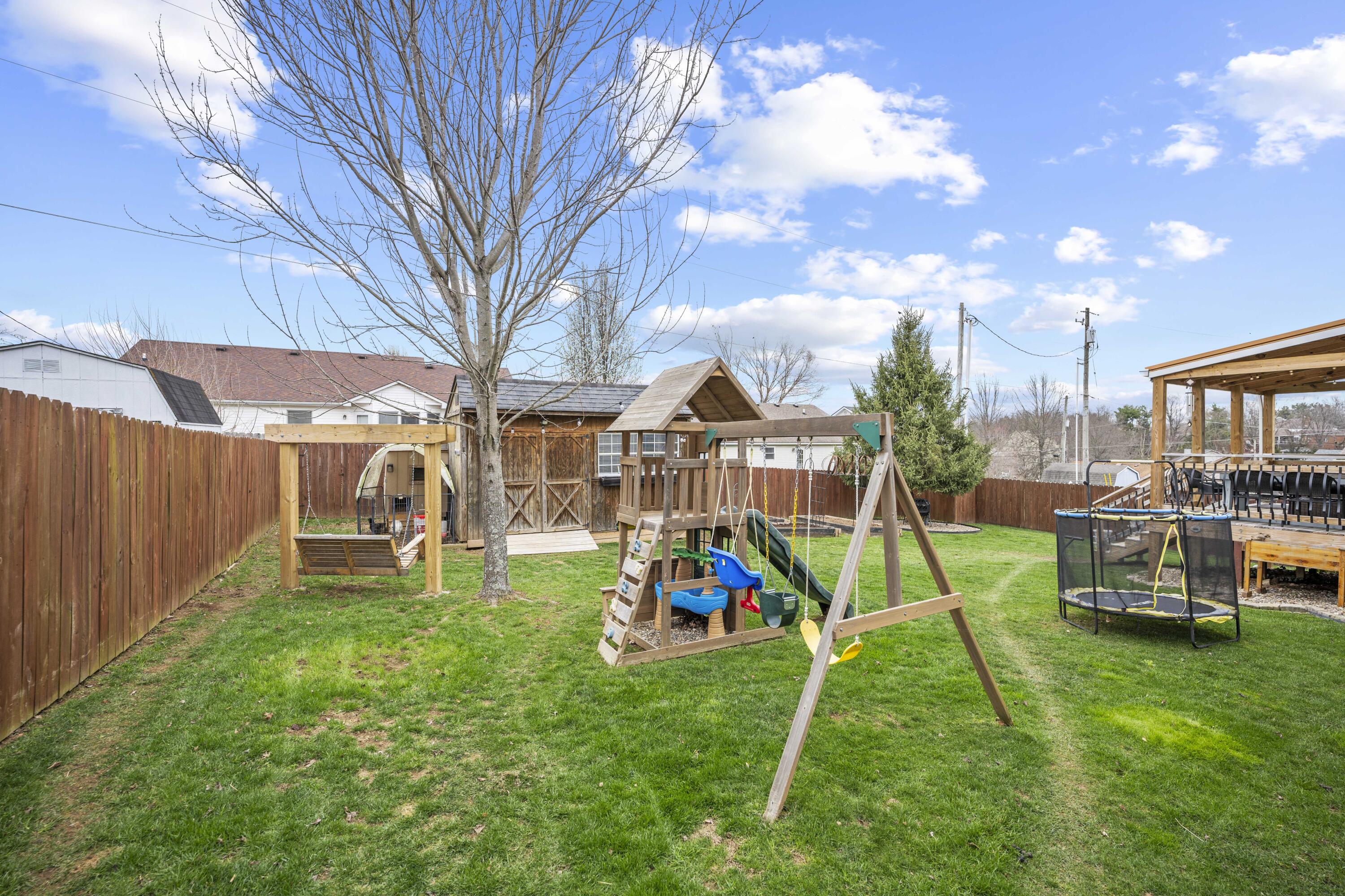 Winchester, Kentucky 40391, United States, 5 Bedrooms Bedrooms, ,3 BathroomsBathrooms,Residential,Active,95748