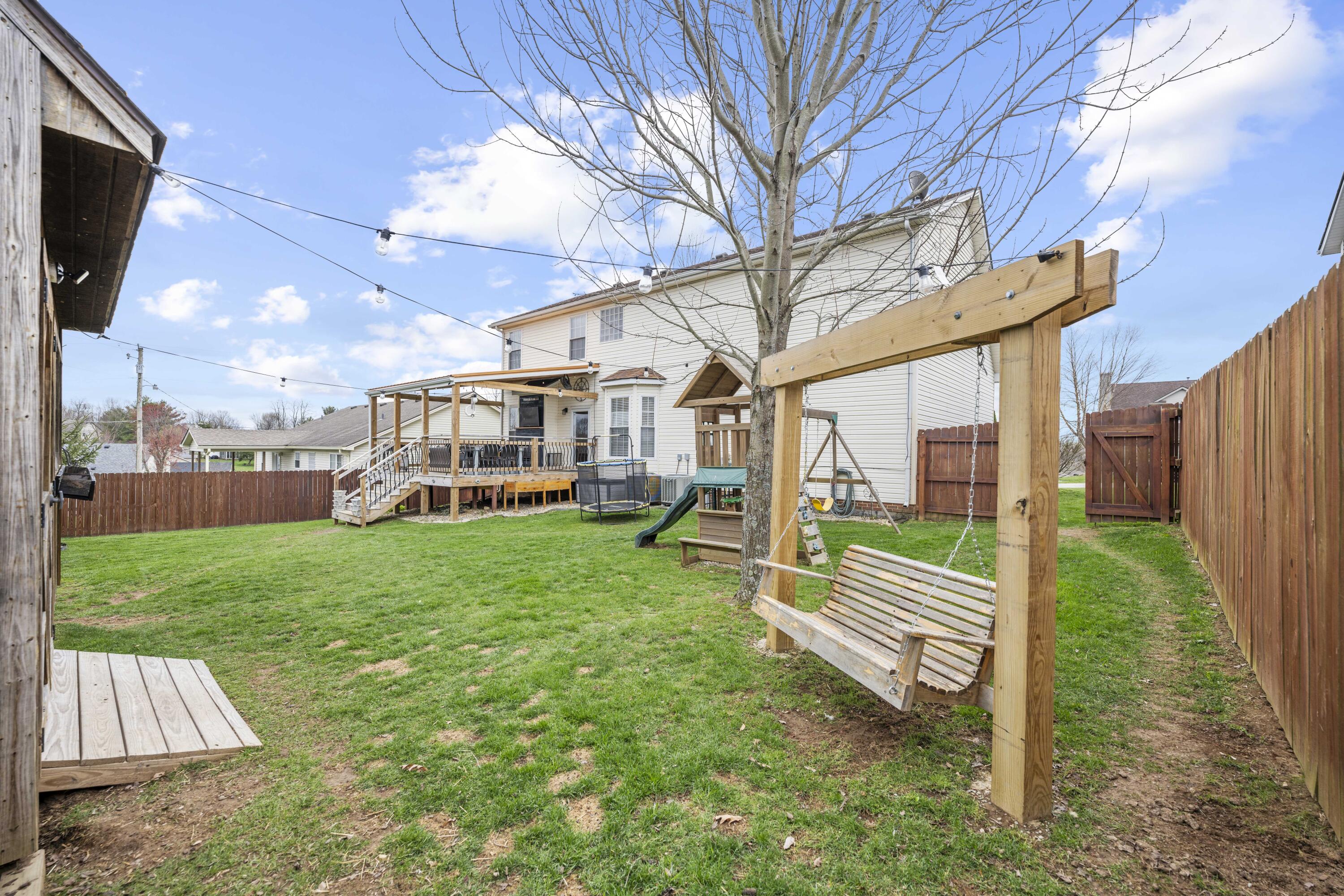 Winchester, Kentucky 40391, United States, 5 Bedrooms Bedrooms, ,3 BathroomsBathrooms,Residential,Active,95748