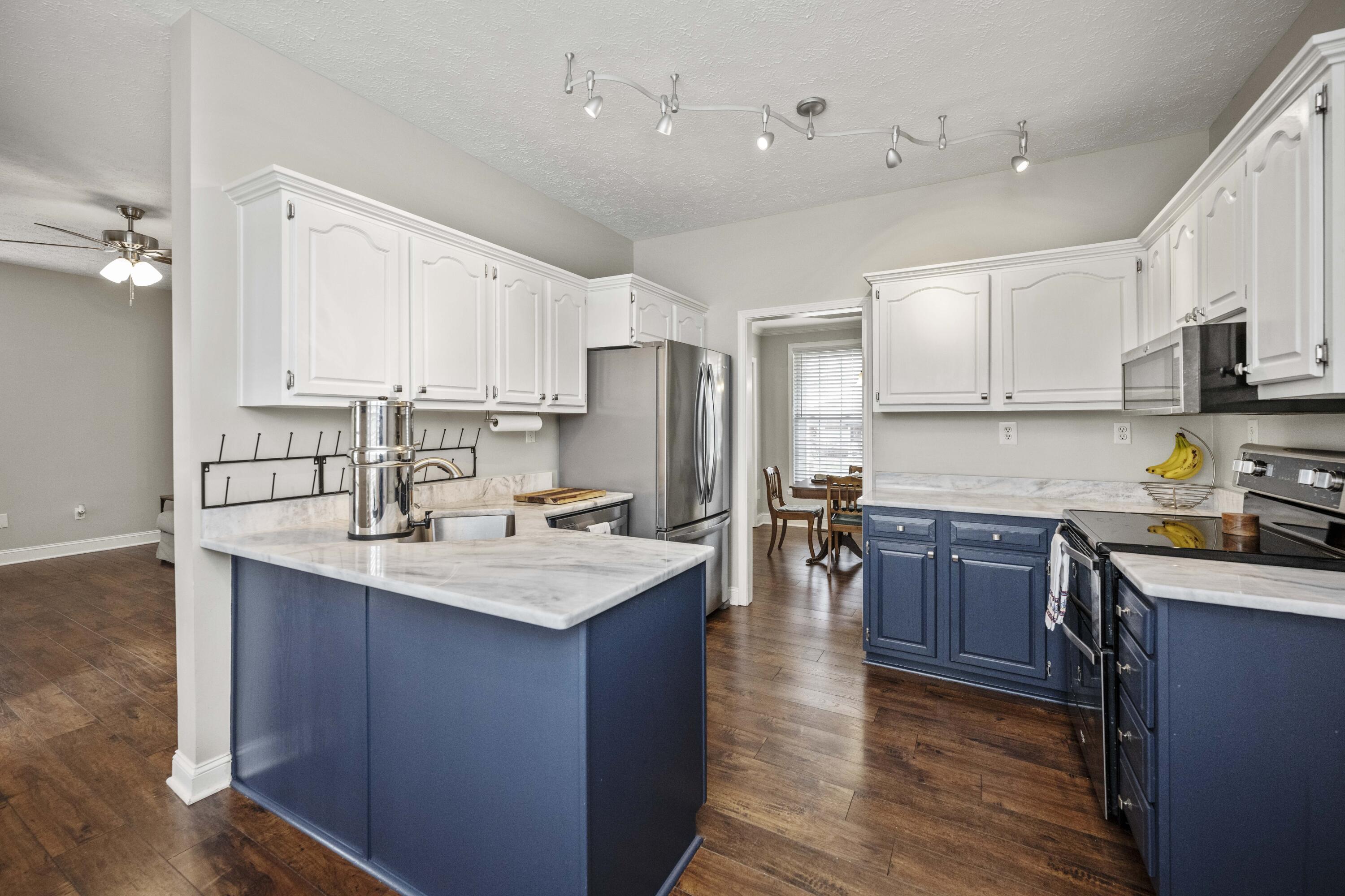 Winchester, Kentucky 40391, United States, 5 Bedrooms Bedrooms, ,3 BathroomsBathrooms,Residential,Active,95748