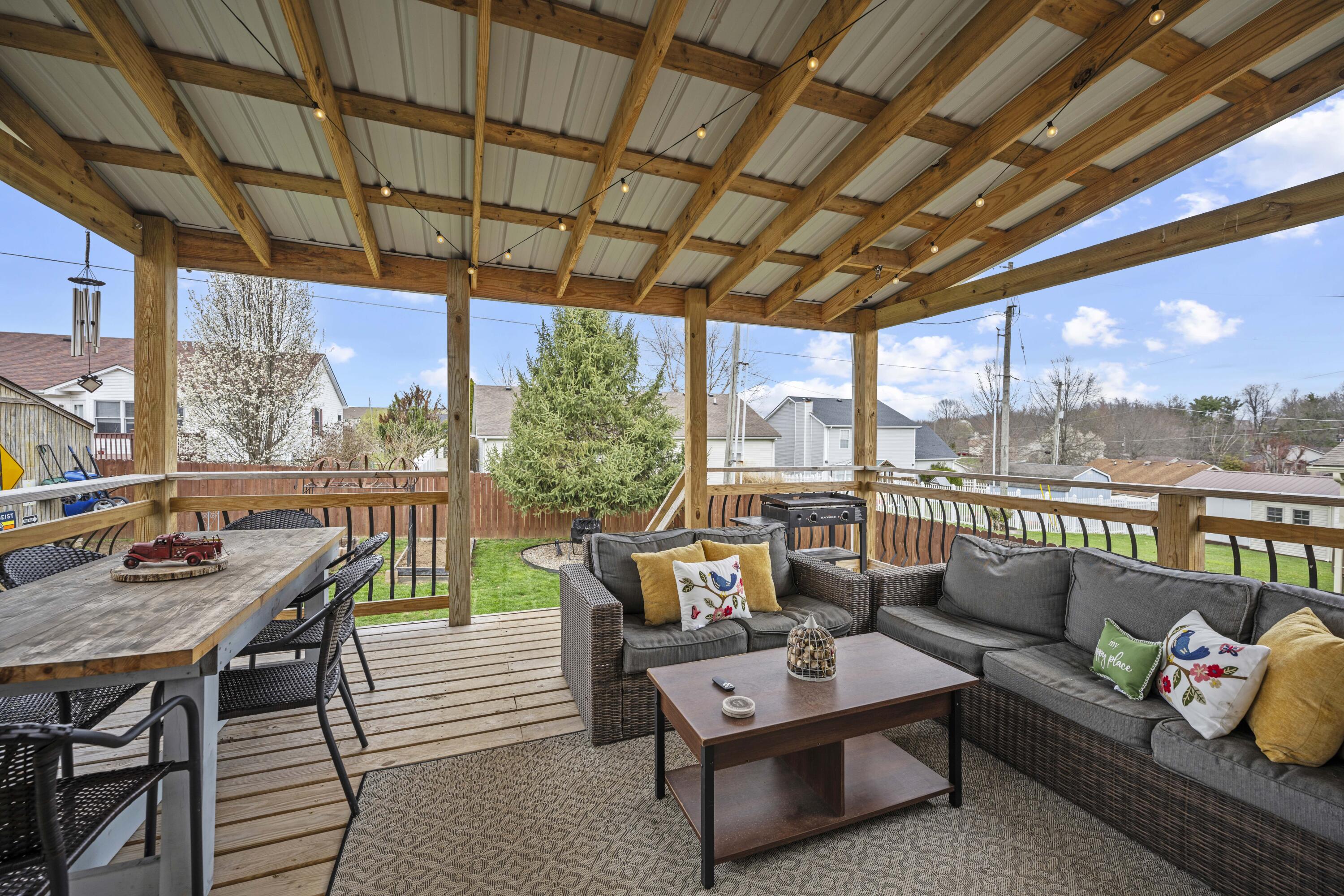 Winchester, Kentucky 40391, United States, 5 Bedrooms Bedrooms, ,3 BathroomsBathrooms,Residential,Active,95748