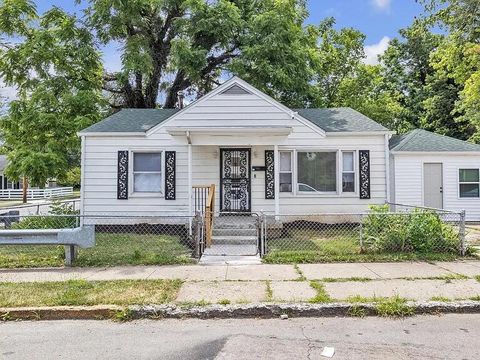 Photo of 570 Ohio Street, Lexington, KY 40508 (MLS # 25505613)