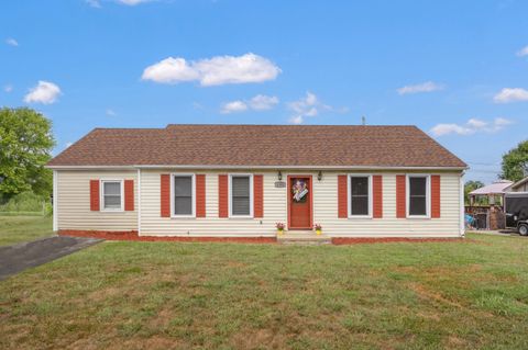 Photo of 1332 Buckhorn Trail, Mt Sterling, KY 40353 (MLS # 25507257)