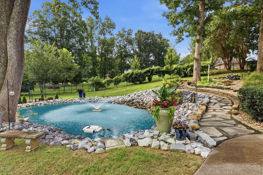 1533 Spring Creek Drive