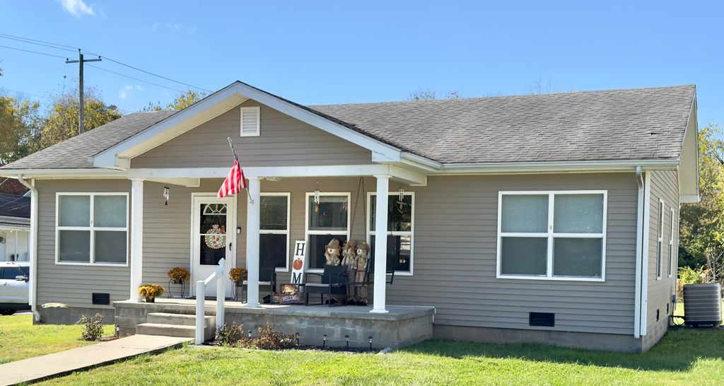 Photo of 131 Nichols Street, Danville, KY 40422 (MLS # 25505261)