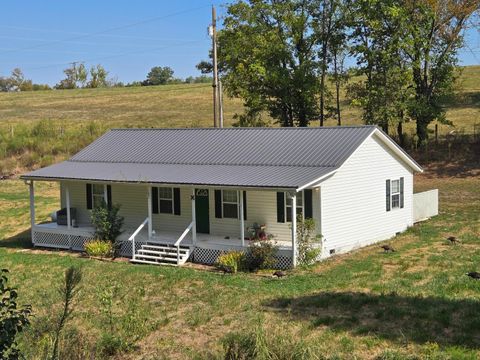 Photo of 175 Waterworks Road, Winchester, KY 40391 (MLS # 25501347)