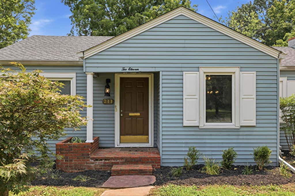 Photo of 211 S 13th Street, Murray, KY 42071 (MLS # 26020634)