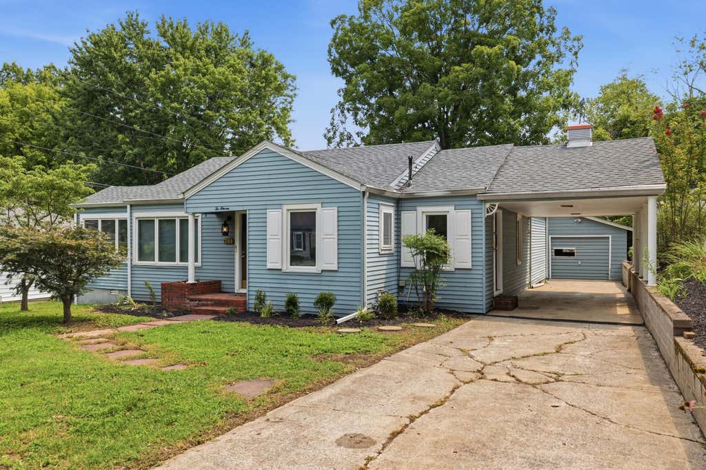 Photo of 211 S 13th Street, Murray, KY 42071 (MLS # 26020634)