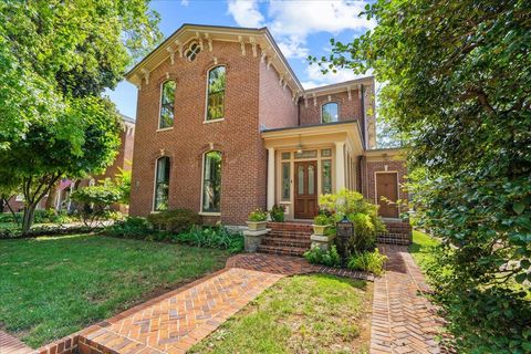 Photo of 448 W 3rd Street, Lexington, KY 40508 (MLS # 25500261)