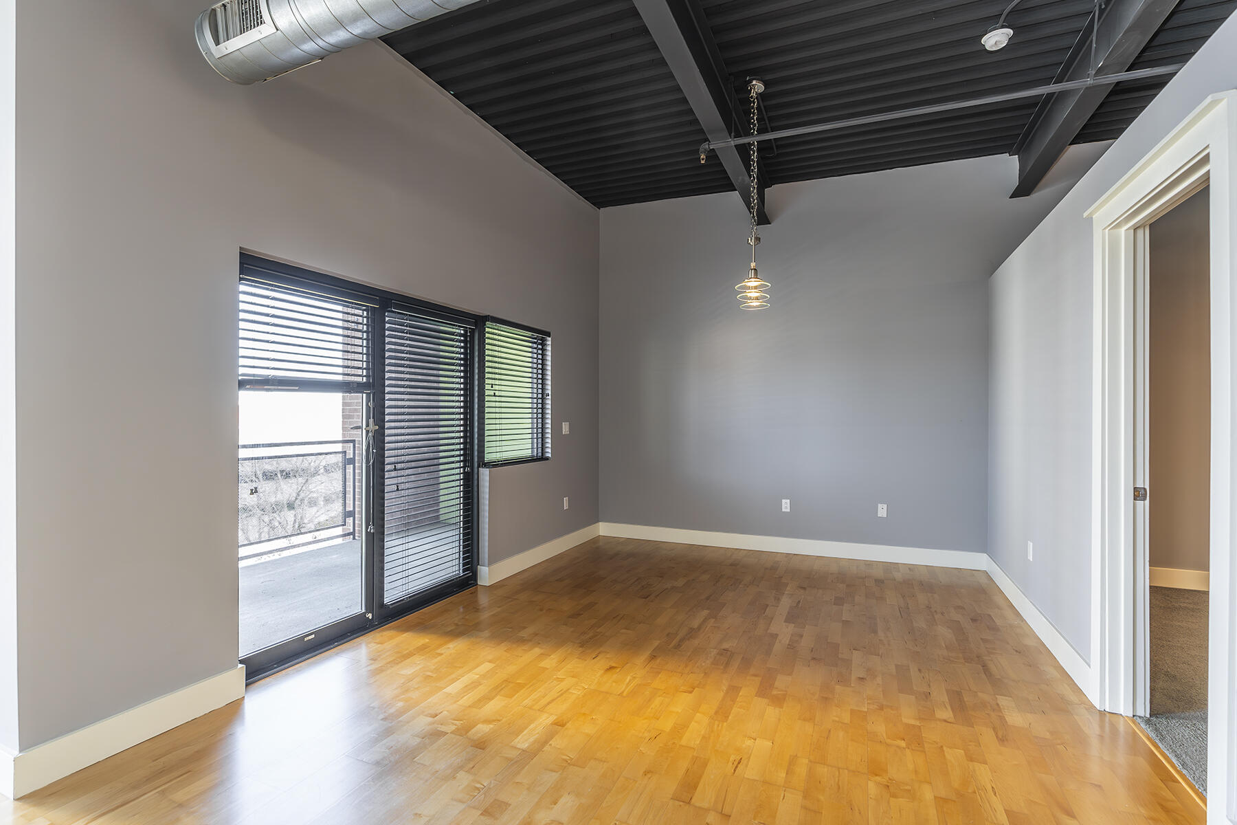 Lexington, Kentucky 40507, United States, 2 Bedrooms Bedrooms, ,2 BathroomsBathrooms,Residential,Pending,2887