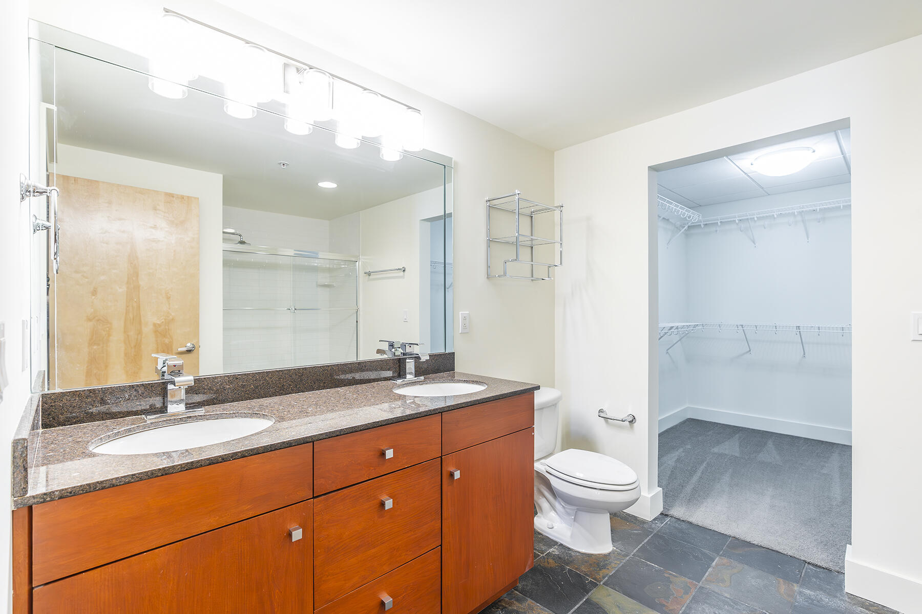 Lexington, Kentucky 40507, United States, 2 Bedrooms Bedrooms, ,2 BathroomsBathrooms,Residential,Pending,2887